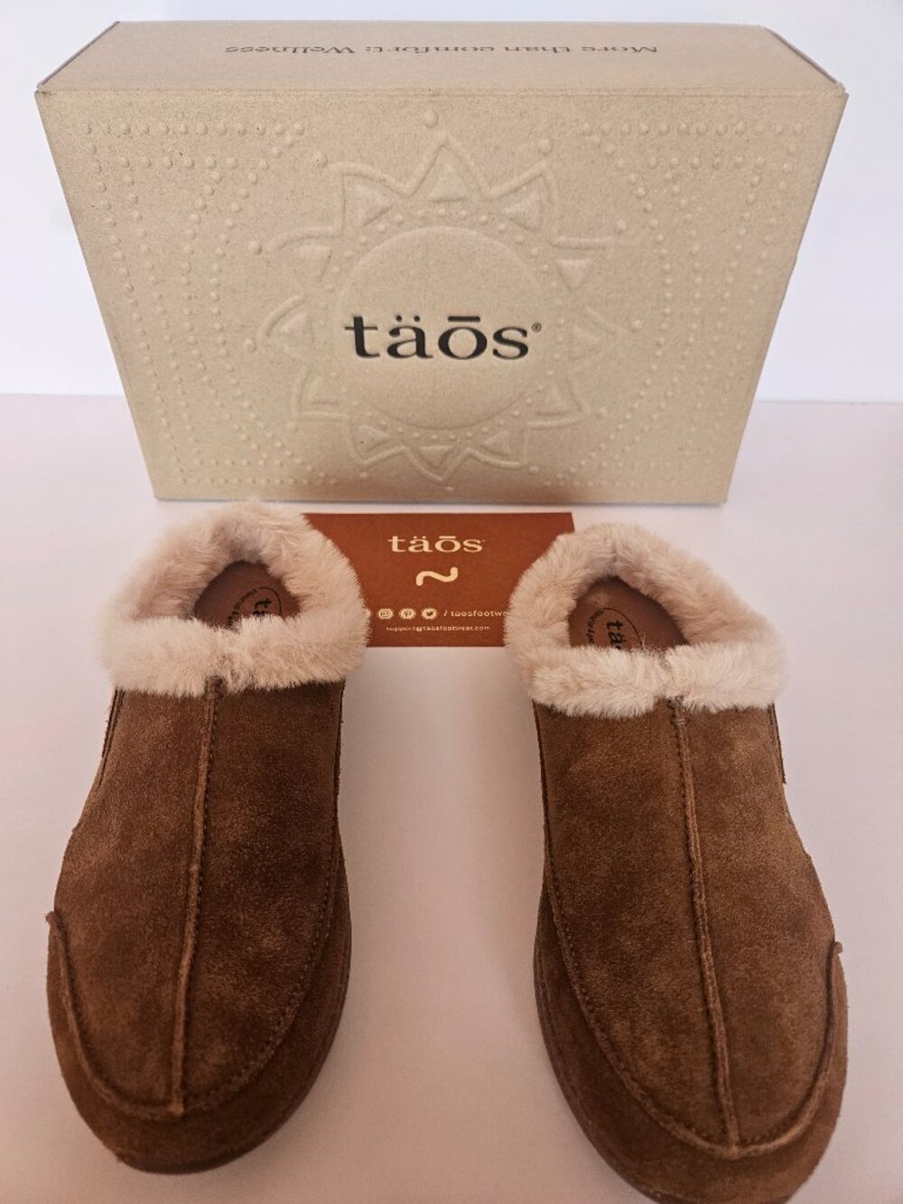 Taos Future Chestnut Suede Faux Fur Lined Slippers Mules FTR-14064 Womens 6 NEW